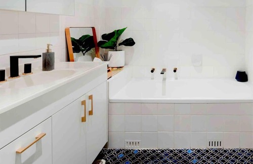 Elizabeth Bay Apartamento | Harbourside Style, 2 Bed, A/C, Pool -Elizabeth Bay