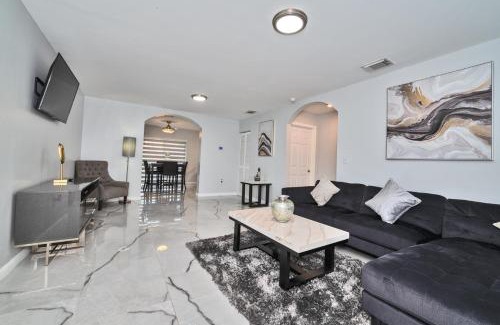 Miami Gardens Casa | Hard Rock Hidden Gem!