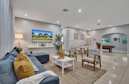 Ives Estates Casa | Hard Rock Stadium/15mins Beaches/Game Room