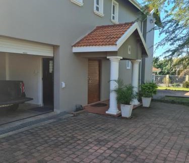 Port Edward Apartamento | Hardman Beach House