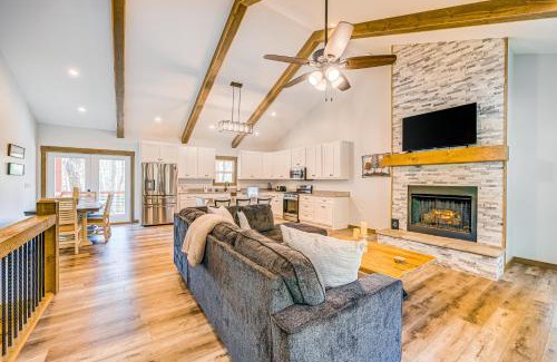 Ellijay Casa | Hardwood Hideaway