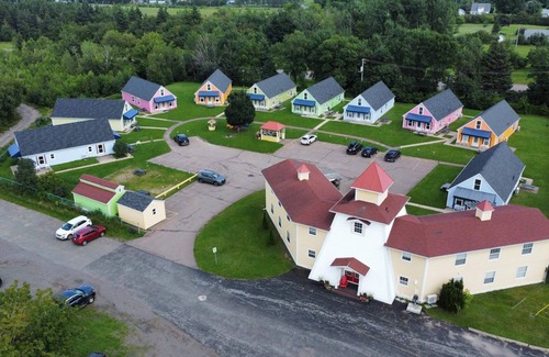 Shediac Cabaña | Hardy's Parlee Beach Chalet #5