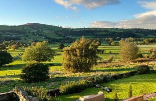 Llandrillo Cama Y Desayuno | Hares Hideaway at Coed Moelfa