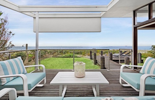Noraville Casa | Hargraves Beachfront at Noraville - Hargraves Beachfront at Noraville. Absolute Beachfront. Panoramic views of Hargraves Beach