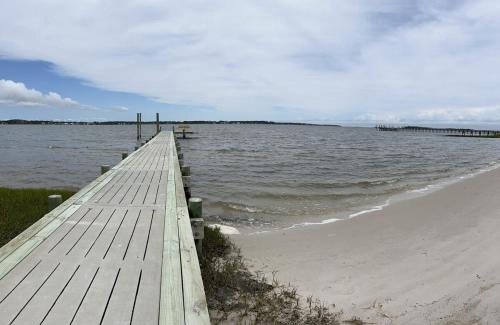 Oak Hammock Casa | Harkers Hideaway - Waterfront with Private Beach