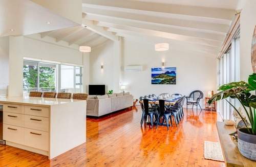 Vincentia Casa | Harlequin Beach House, Vincentia