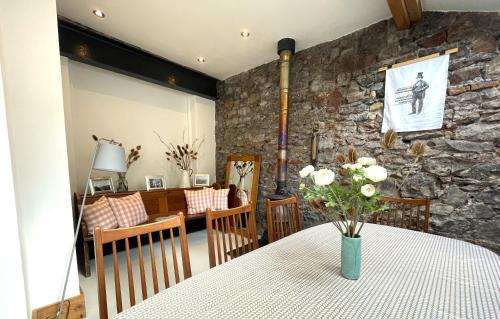 Clifton Casa | Harmonious home in the heart of Clifton Village