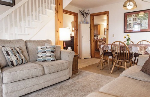Northport Cabina | HARMONY COTTAGE - Town of Northport