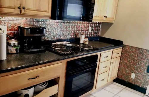 Sanford Cabaña | Harmony Haven, a small town cottage retreat, large garden and outdoor adventure.