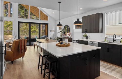 Roslyn Casa | Harmony Haven - EV - Hot Tub - Pups Allowed