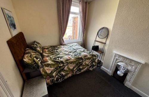 Blackpool Casa | Harmony House - Close to Blackpool FC - Excellent Transport Links - Sleeps up to 6