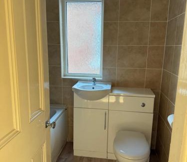Blackpool Casa | Harmony House - Close to Blackpool FC - Excellent Transport Links - Sleeps up to 6