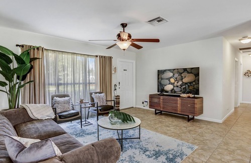 South Corals Casa | Harmony: Work Friendly, Private Guest House, by NewmanHospitality