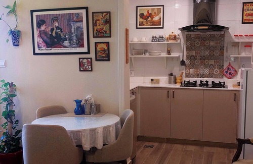 G-8 Sector Apartamento | HAROON COTTAGE F-10/4, ISLAMABAD One Bedroom Apt. in a beautiful neighborhood.