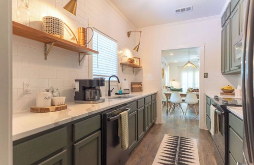 Waco Casa | Harp Haven: Silos, Pool, Hot Tub, Fire Pit, King Beds & More