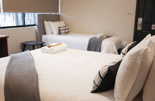 Wollongong Hotel | Harp Hotel
