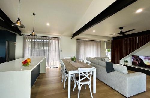 Mission Beach Casa | Harper