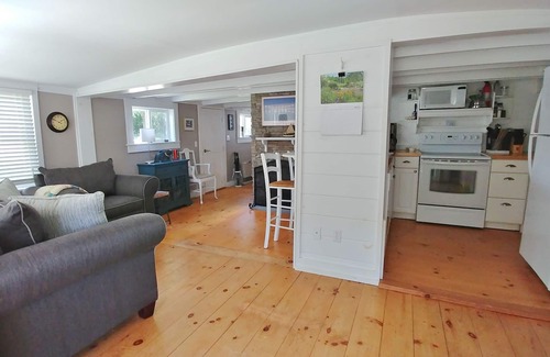 Mid-Coast and Islands Cabaña | HARPSWELL MAINE - The Cottage @ AshPoint