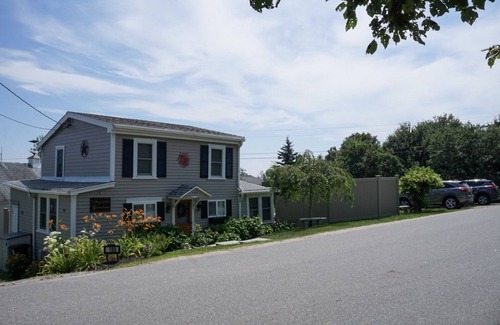Mid-Coast and Islands Cabaña | HARPSWELL MAINE - The Cottage @ AshPoint