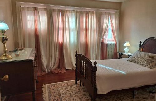 Terre Haute Cama Y Desayuno | Harriott House, The Gallery Forest Room
