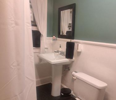 Terre Haute Cama Y Desayuno | Harriott House, The Gallery Forest Room