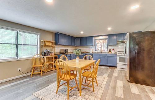 Harrison Casa | Harrison Getaway w/ Yard & Parking: Near Fishing
