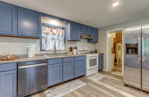 Harrison Casa | Harrison Getaway w/ Yard & Parking: Near Fishing