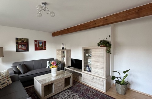 Zabehlice Condominio | Harrison Homes Apartment 02 - Spacious Apt in Quiet Residential Areann