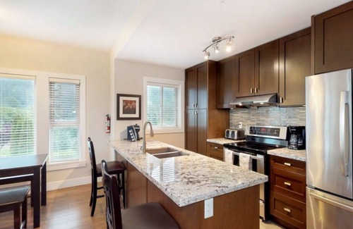 Harrison Hot Springs Casa | Harrison Lake View Resort - Suite de dos dormitorios con vista al lago