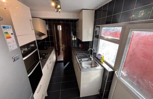 Watford Casa | Harry Potter Themed Shared Accommodation - Self Check-In