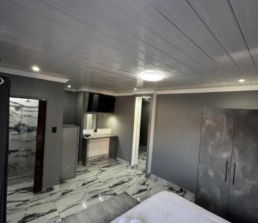 Mahikeng Casa | Harry's Luxury Guest House