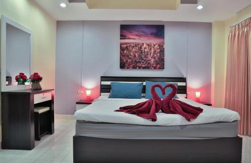 Central Pattaya Hotel | Harrys Hotel Bar & Restaurant