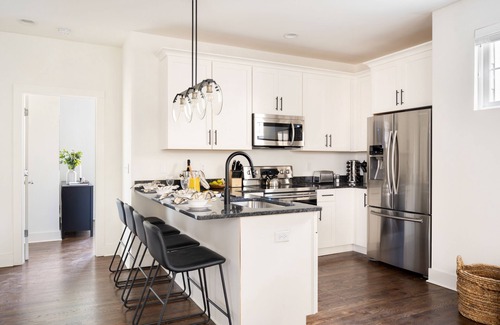 Chestnut Hill Apartamento | Hart Suite 8 by AvantStay | Gorgeous Town House w/ Modern Amenities!