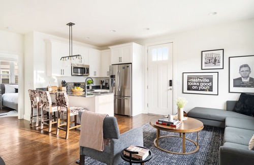 Chestnut Hill Casa | Hart Suite Buyout 3 by AvantStay | Two Town House Buyout in Nashville!