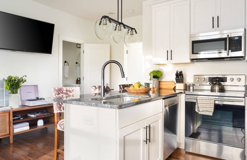 Chestnut Hill Casa | Hart Suite Buyout 3 by AvantStay | Two Town House Buyout in Nashville!