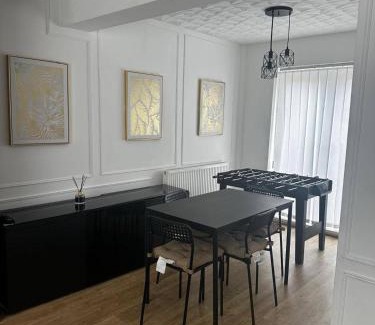 Hartlepool Casa | Hartlepool - House - Sleeps 5 - Parking