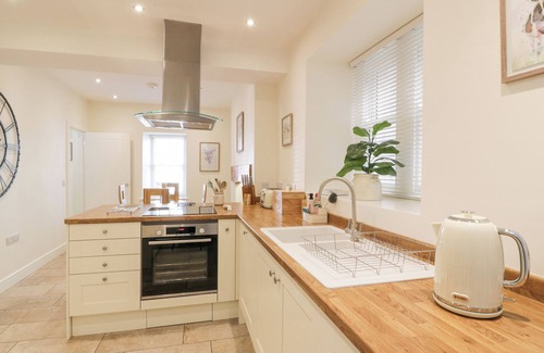 Kirkcudbright Cabaña | HARTS COTTAGE, family friendly, with open fire in Kirkcudbright