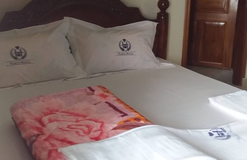 Kampala Hotel | Harts Motel