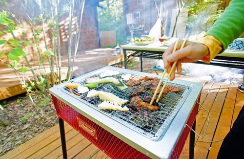 Tsumagoi Casa | HARUNA CABIN 森の中のログハウス 、広々ウッドデッキでBBQ、公園散策、北軽井沢観光