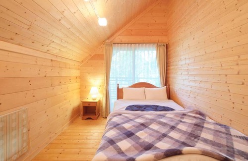 Tsumagoi Casa | HARUNA CABIN 森の中のログハウス 、広々ウッドデッキでBBQ、公園散策、北軽井沢観光