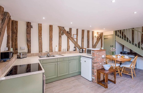 Saxmundham Cabaña | Harvest Cottage, Valley Farm Barns, Snape