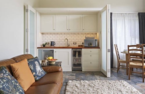 Gladstone Casa | HARVEST ESCAPE – CARTERTON HOLIDAY APARTMENT in Carterton
