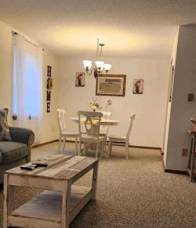 Cambria Apartamento | Harvest Haven's Sunflower Serenity