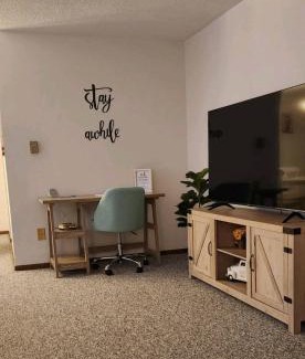 Cambria Apartamento | Harvest Haven's Sunflower Serenity