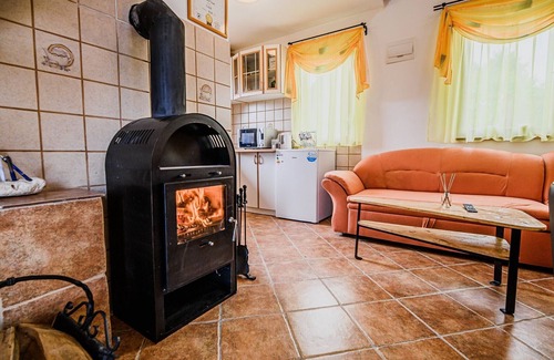 Brezice Casa | Harvest Horizon Holiday Home with Sauna - One Bedroom Holiday Home