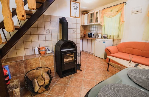 Brezice Casa | Harvest Horizon Holiday Home with Sauna - One Bedroom Holiday Home