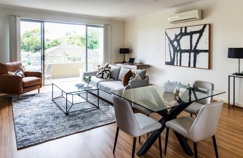 Ringwood Casa | Harvey a Stylish and Spacious Retreat in a Prime Location