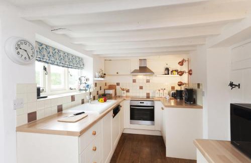 Barney Casa | Harvey Cottage