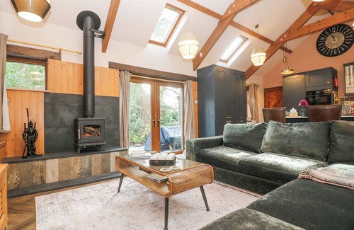 Helston Cabaña | HARVEY'S HOUSE, family friendly, with hot tub in Helston