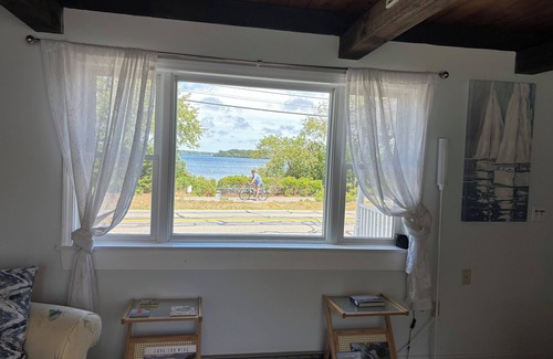 Harwich Casa | Harwich 4BR & 2BA Fall Getaway—Private Sandy Beach & Bike Path Access